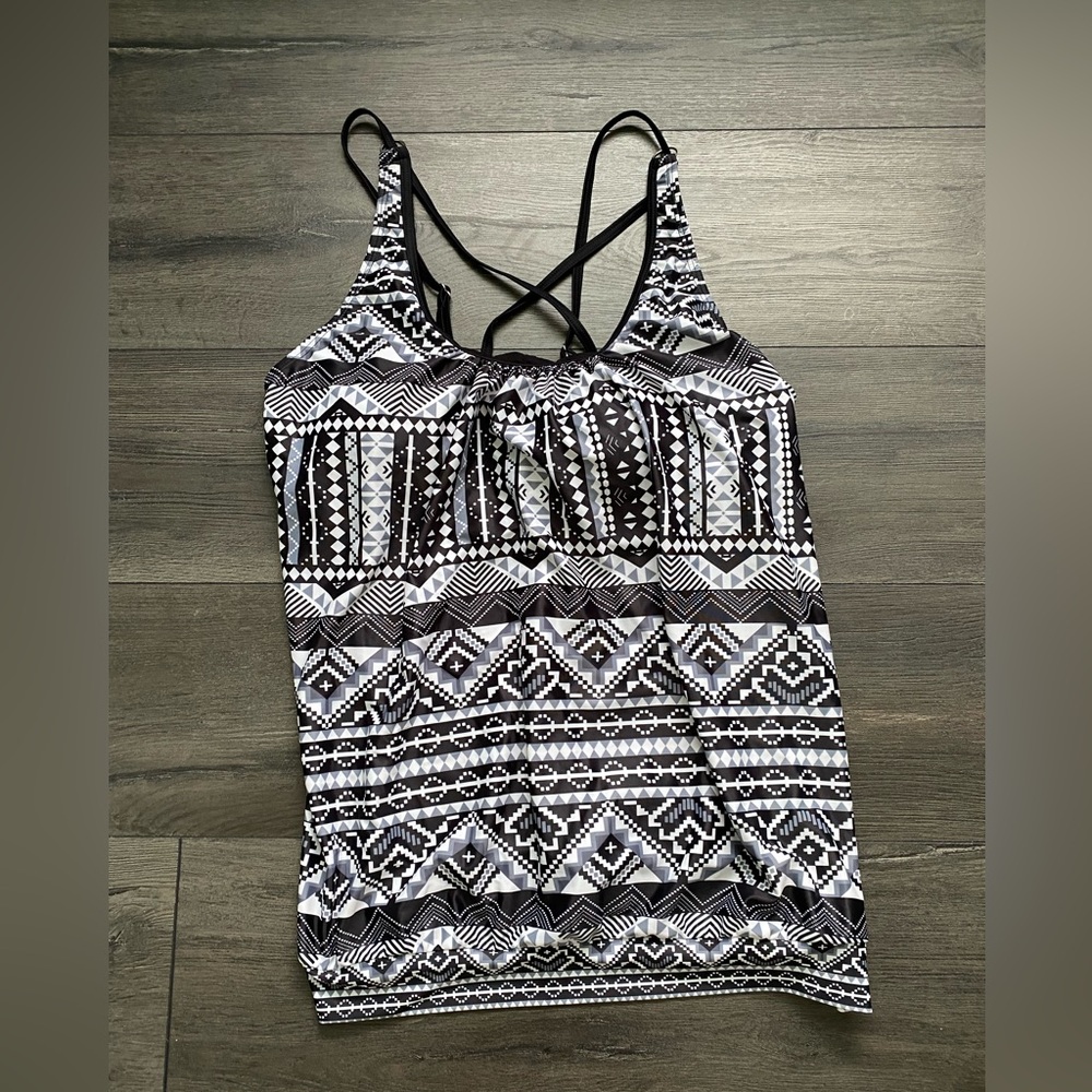 Yonique Womens Blouson Tankini Swimsuit Top Black and White Size 18W NWT